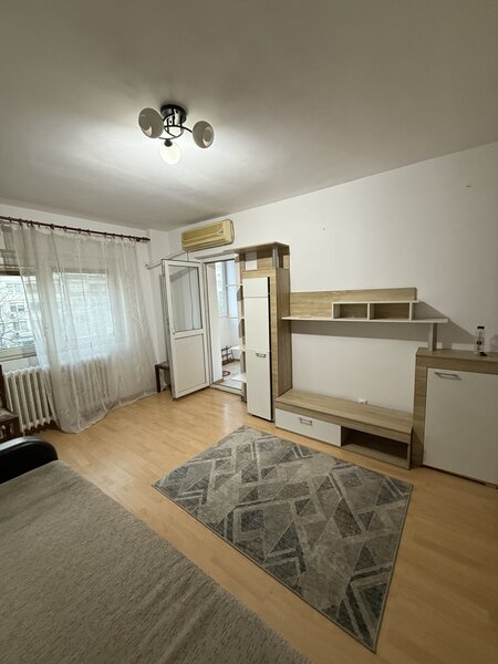 Mihai Bravu, Baba Novac, garsoniera,